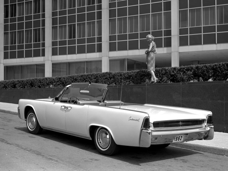  Lincoln Continental Convertible (74A) 1962 года  (фото 1 из 35)